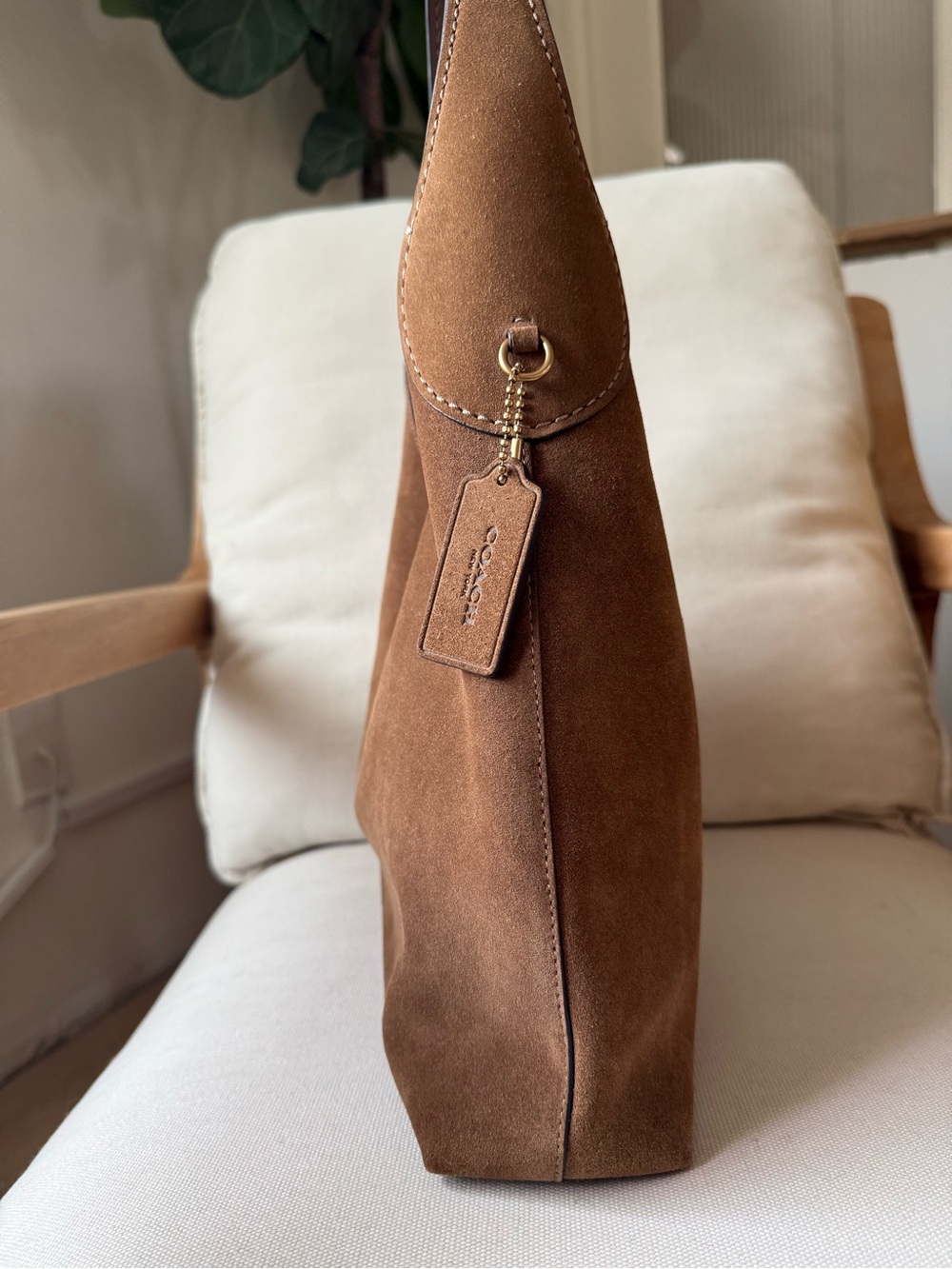 Brooklyn Shoulder Bag 28 Suede Hobo Bag in Cognac Brown - Picture 4 of 10